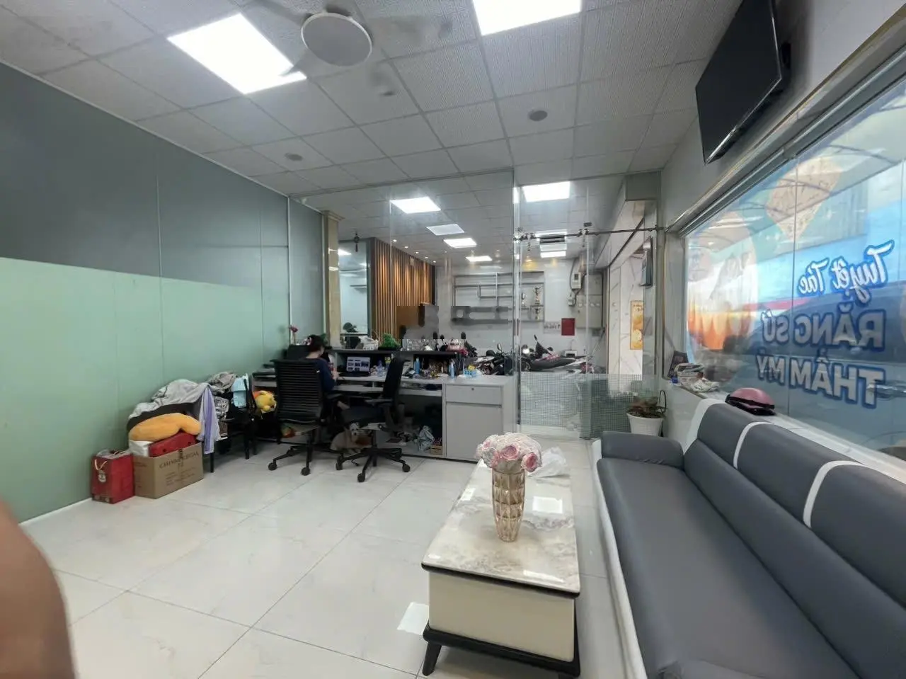 Định cư cần bán nhà gấp 12 tỷ 7 TL xe hơi vô nhà - gần đầm sen