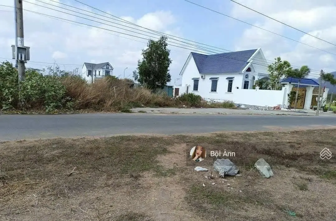 Bán đất mặt tiền Đ.Võ Văn Kiệt, P.2, TP.Sóc Trăng, Giá 640triệu/120m2 Thổ cư, Ngay Quân Khu 9. SHR