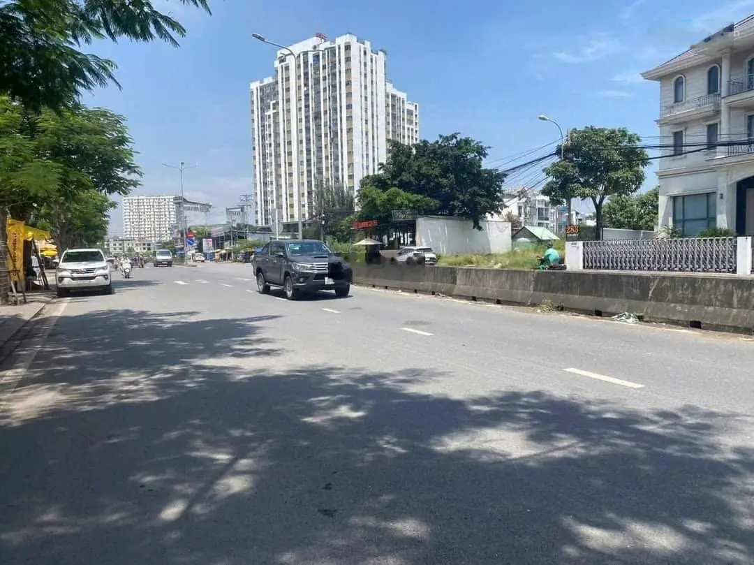 Bán đất mặt tiền đường Liên Phường liền kề siêu dự án global city