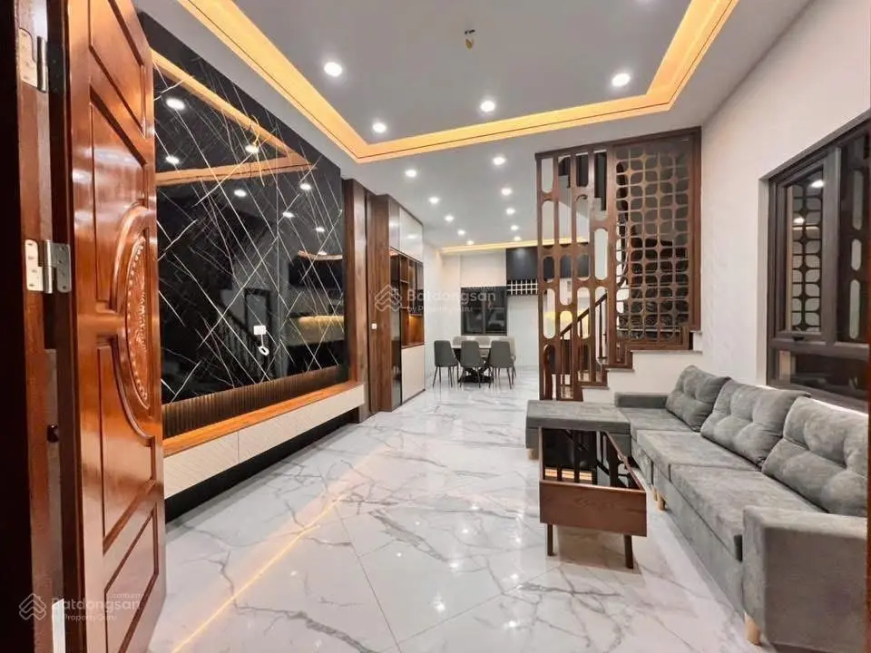 Bán nhà Minh Khai, dt 32m x 4tầng, 4ngủ, giá hơn 5tỷ, cách phố vài bước chân, nhà mới tinh