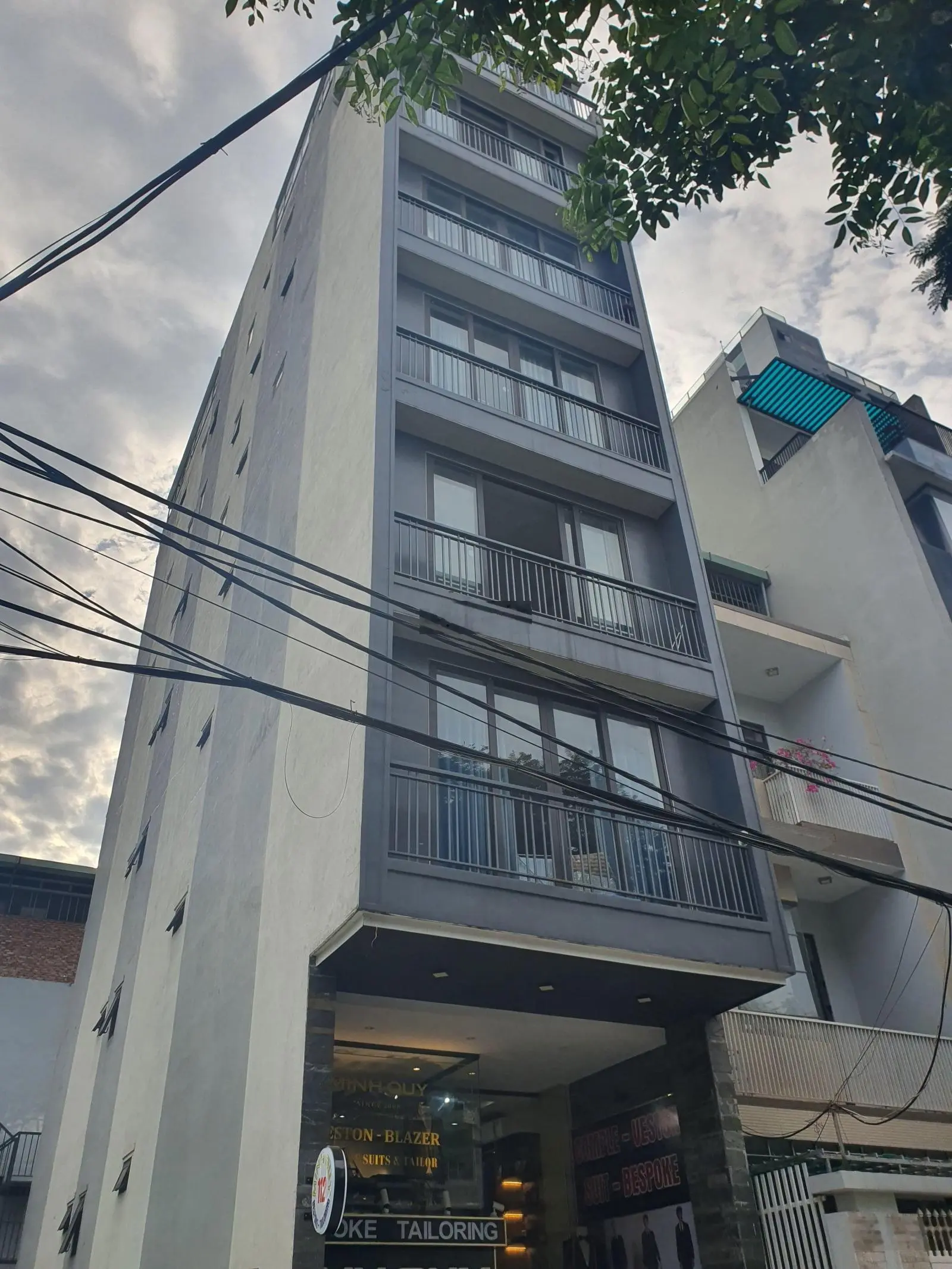 Chỉ 23ty bán toà căn hộ 9 tầng view cầu rồng - ngay sát chợ đêm-doanh thu khủng hơn 100tr/tháng