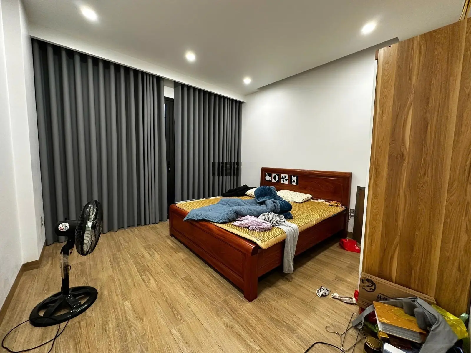 Nhà dân xây độc lập mặt ngõ Hồ Sen, ô tô đỗ cửa, 64m2 x 5 tầng có thang máy.
