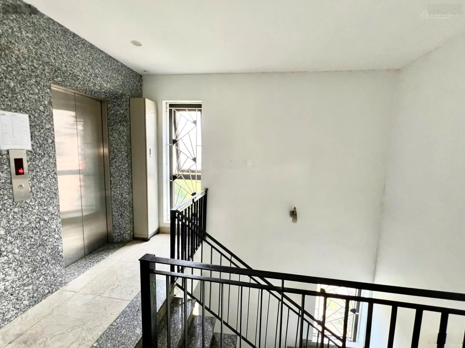 Chính chủ tôi bán gấp MP An Dương Vương, Tây Hồ. Lô góc 123m2*5 Tầng thang máy. Dòng tiền 720Tr/năm
