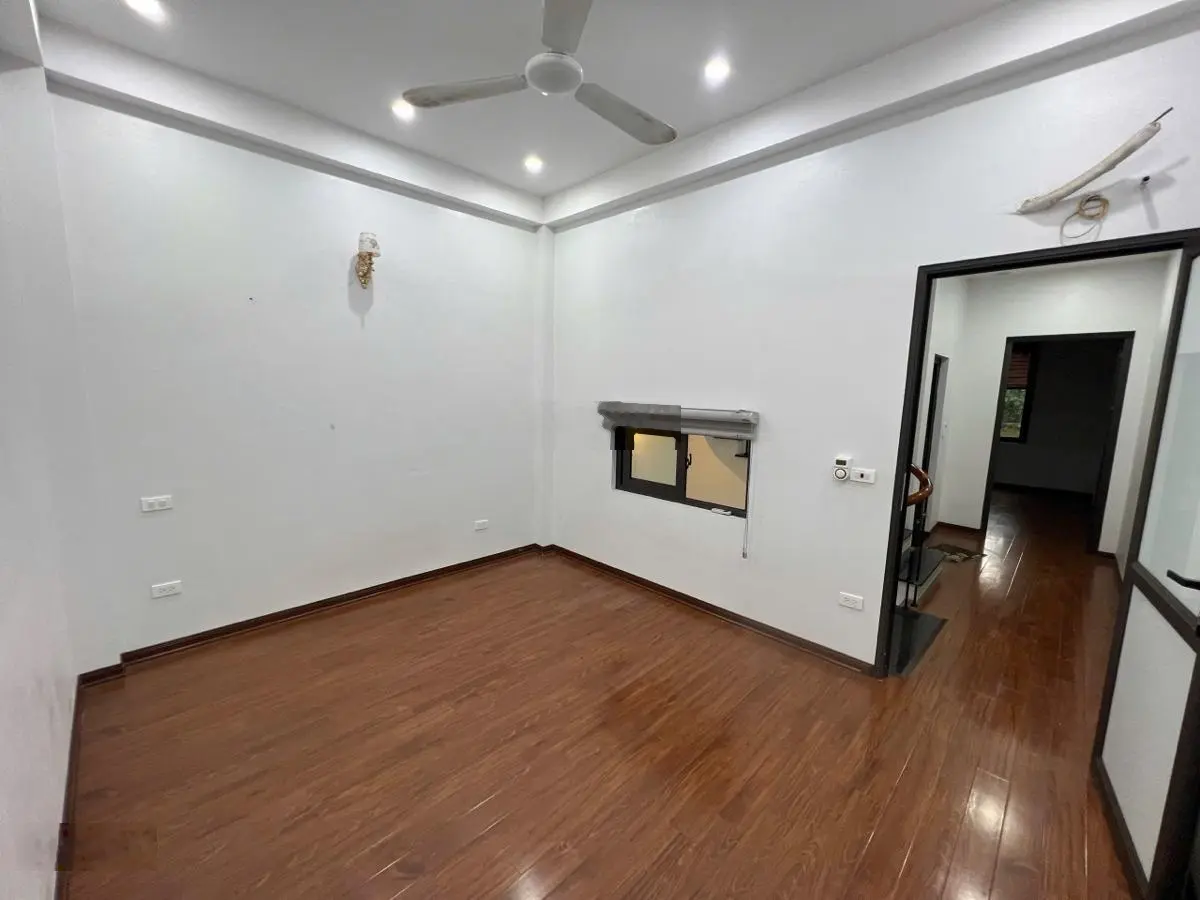 Cần bán nhà - Ngô Thì Nhậm - Quận Hà Đông - 2 mặt thoáng sổ đỏ pháp lý chuẩn vuông vắn