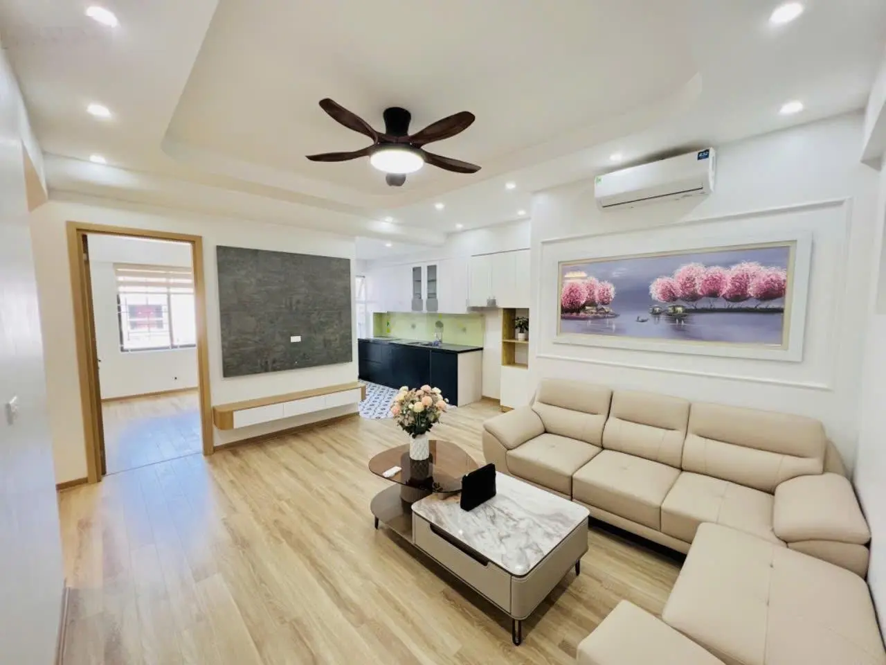 Bán gấp nhà mới 5 tầng 40/42m2 lô góc có gara oto ngay Cầu Bươu kinh doanh buôn bán dòng tiền
