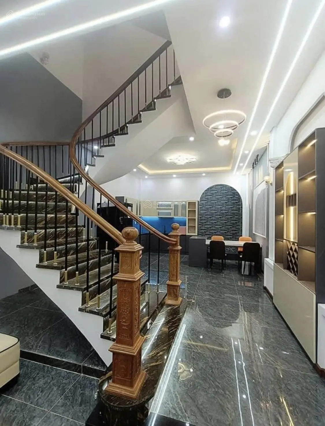 Liên Hệ Ngay! Cần Bán Gấp Nhà Bùi Văn Ba Quận 7, 1 Trệt 2 Lầu, DTSD 174m2 Sổ Hồng, Giá Chỉ 2.89 Tỷ