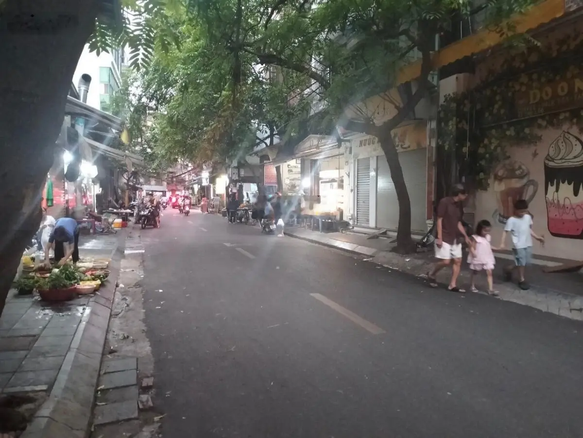Mặt phố An Dương 30m2 nhà 6 tầng, mặt tiền khủng 6.2m, kinh doanh đỉnh, giá chỉ 11.6 tỷ
