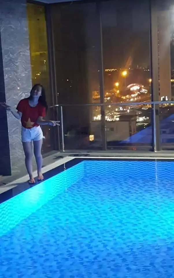 Bán toà khách sạn & căn hộ mặt tiền đường lê thước vị trí sát biển .