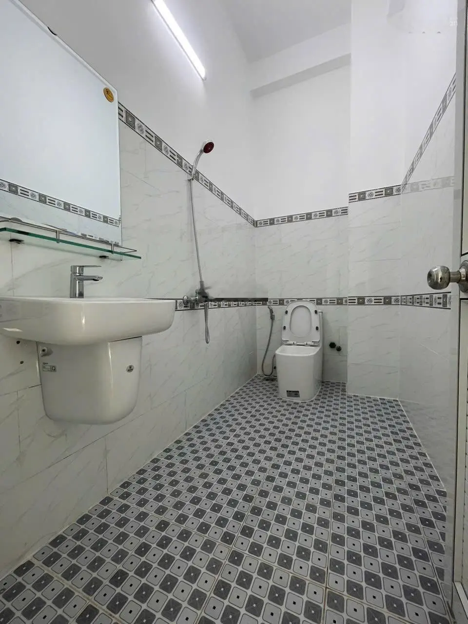 Bán nhà 1 trệt 2 lầu hẻm xe hơi Đường Bưng Ông Thoàn ngay chợ Tăng Nhơn Phú B gần Khu Công Nghệ Cao