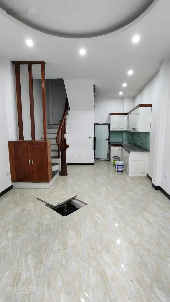 Cần bán gấp, DT 33m2 nhà 5 tầng giá sốc 2tỷ25 Tả Thanh Oai, 0965494089