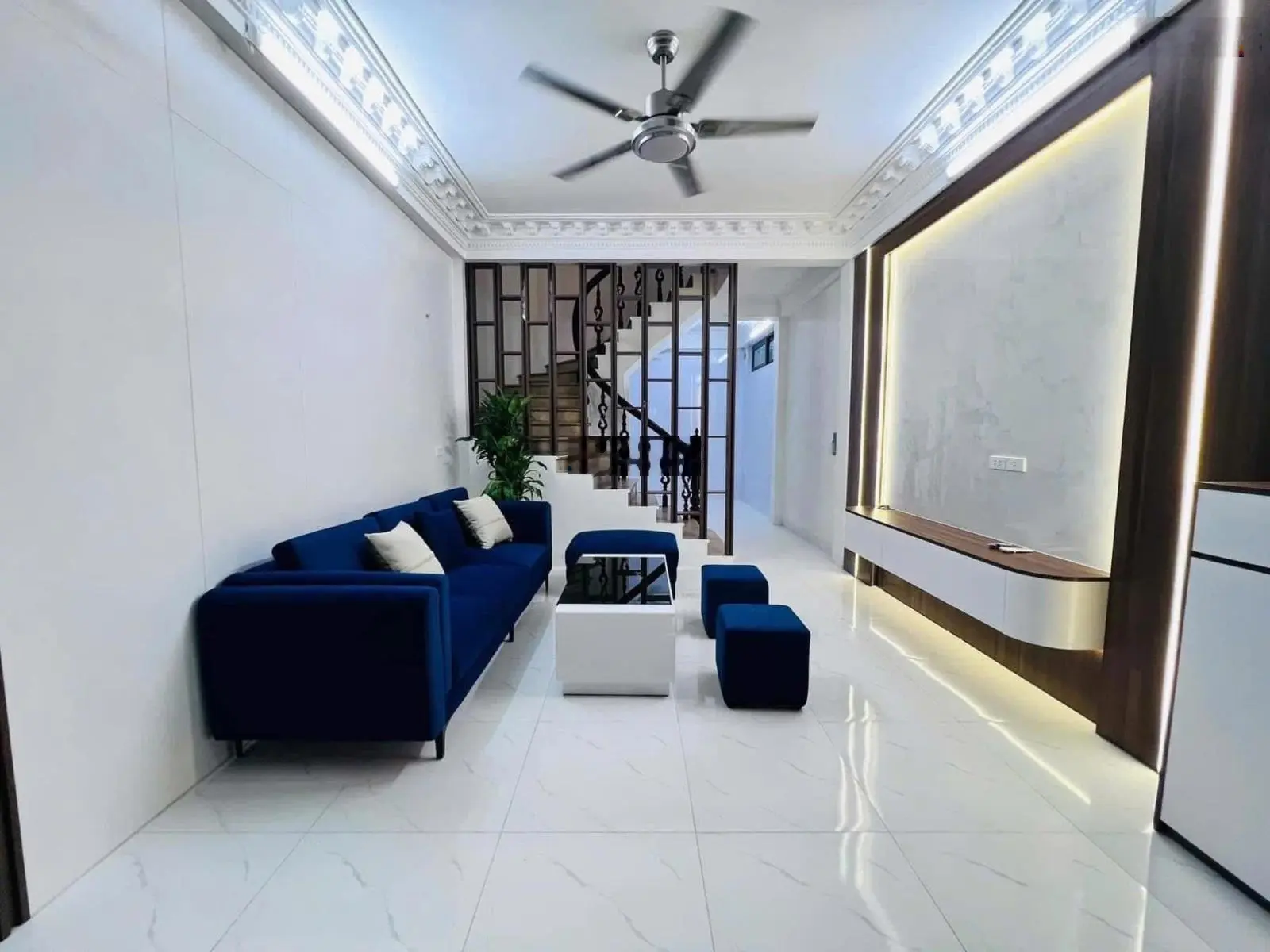 Nhà thái thịnh ngõ nông thoáng ô tô gần 40m x 5tầng mới đẹp full nt ở ngay