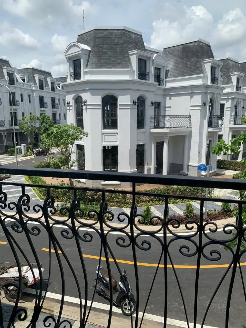 Bán giá tốt căn liên kế 6x20m, Amelie Villa, 1 trệt 3 lầu, giá chỉ 11.4 tỷ. Call: 0933 784 *** Hiền