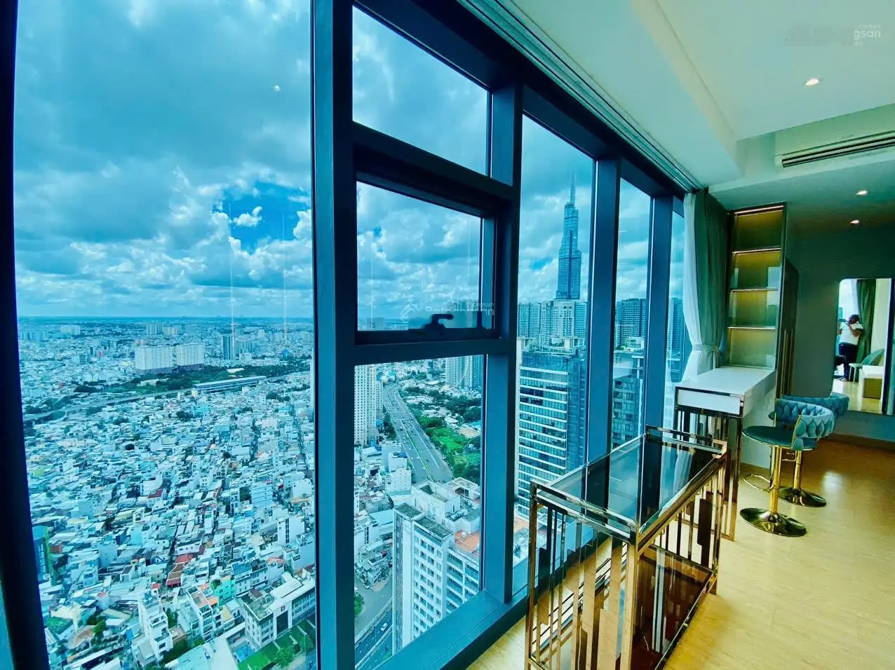 Bán căn hoa hậu Sunwah Pearl, góc 2PN 2WC tầng 48, view sông Quận 1, cầu Ba Son, full nội thất