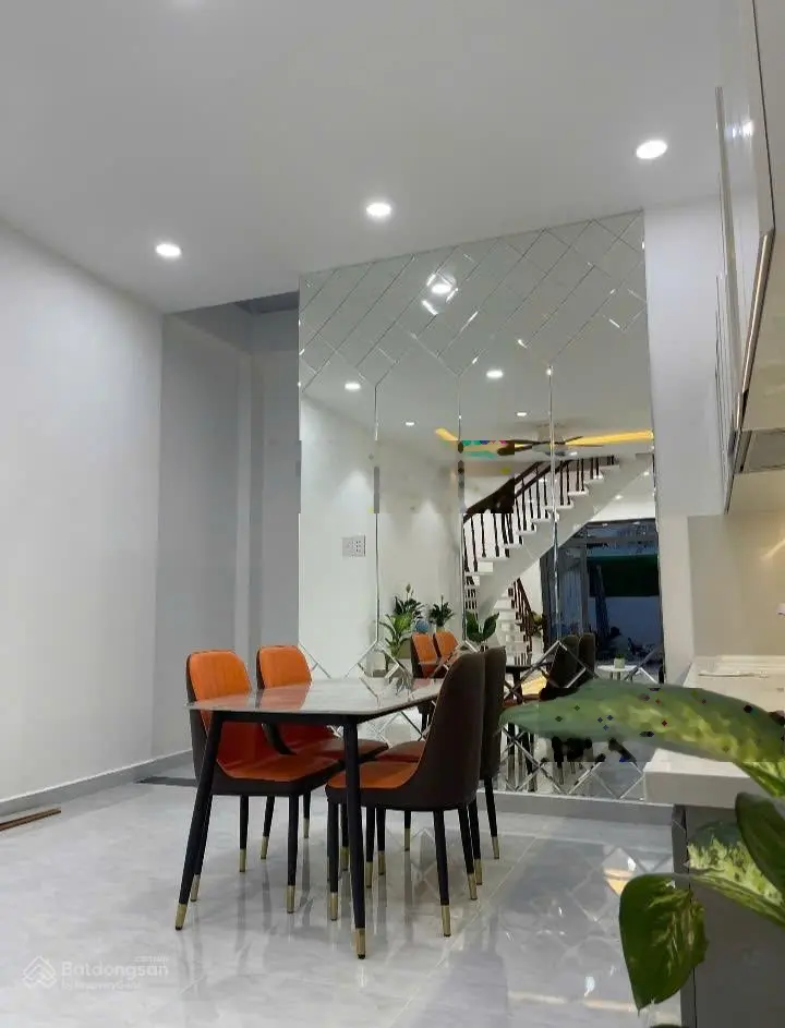 Bán nhà tại Hồ Bá Phấn, 5,7 tỷ, 90m2, 3PN + 2WC, hàng hiếm tại Phước Long A