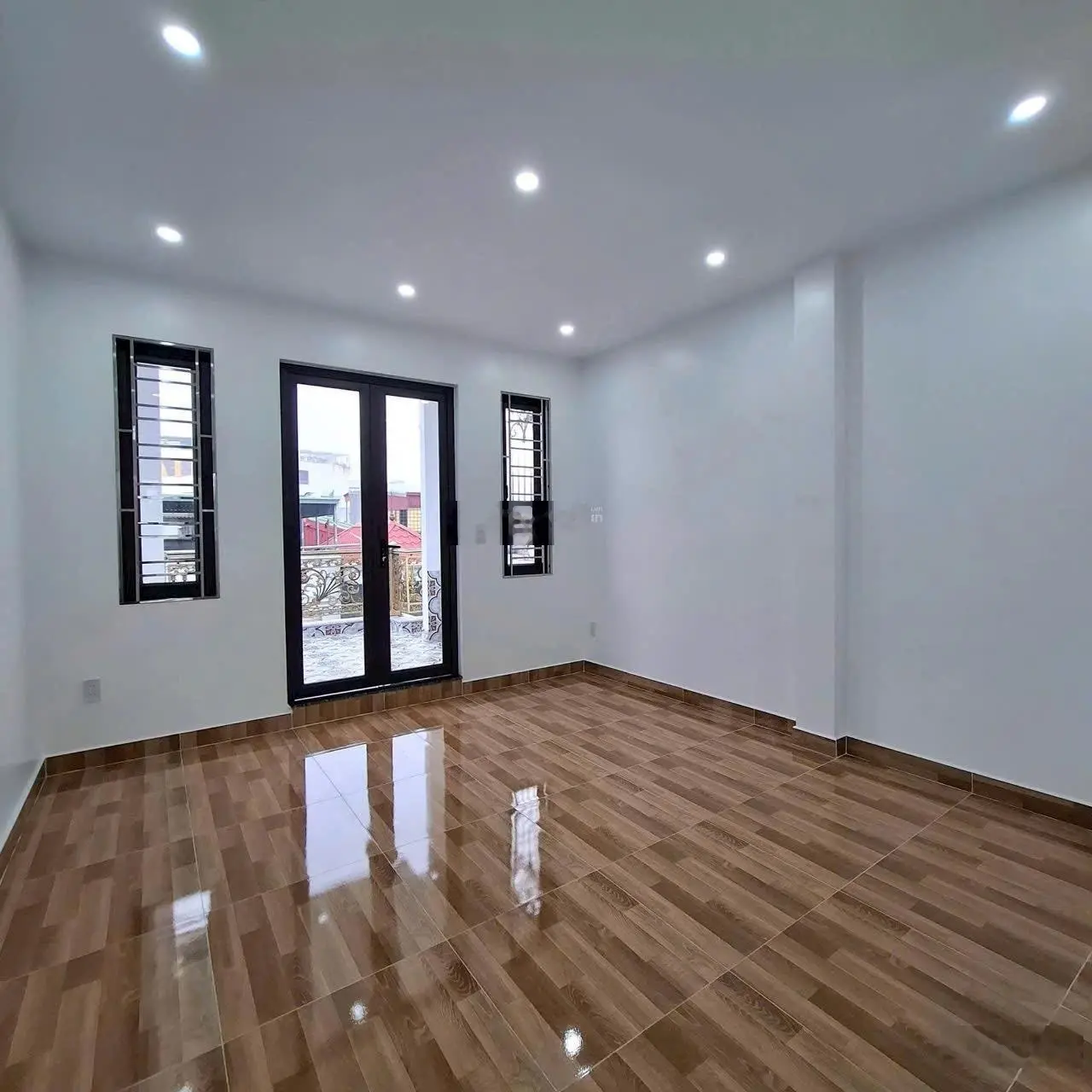 Bán nhà 4 tầng xây mới độc lập phố Hai Bà Trưng