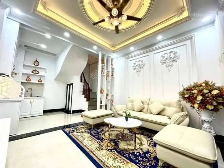 Nhà mặt ngõ Pháo Đài Láng rộng 2.5m, DT32m2 xây 5T MT4.2m giá 7.8 tỷ