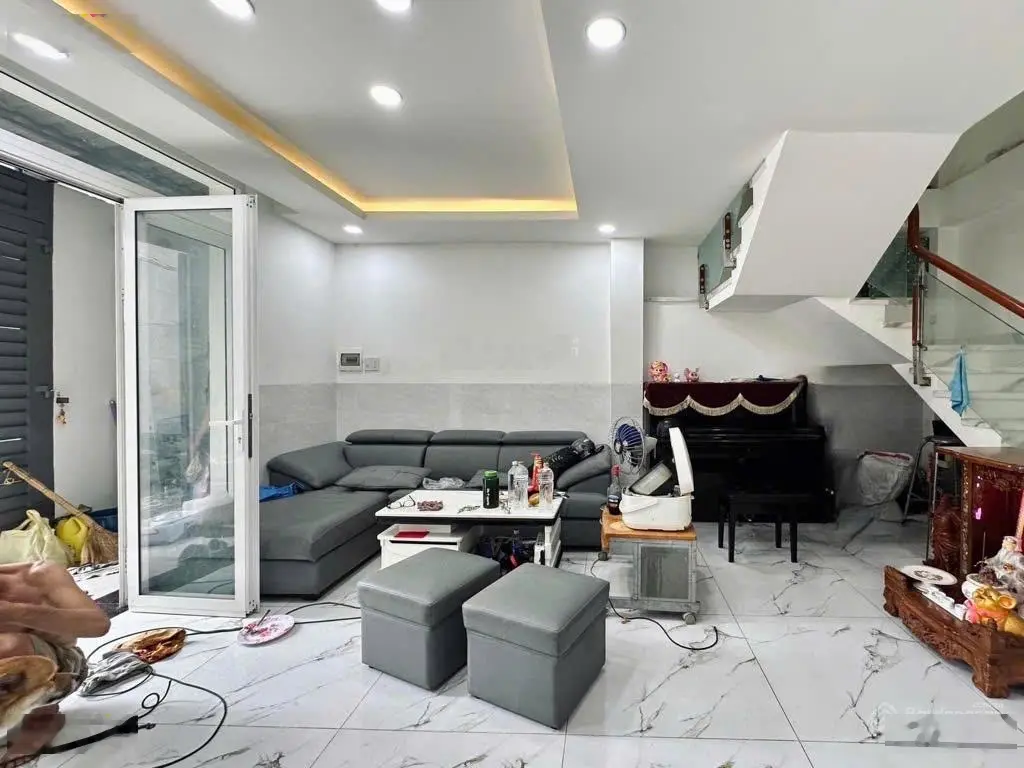 Khu hiếm nhà bán Huỳnh Văn Bánh HXH nhà đẹp ở ngay 59m2 5 tầng giá chỉ 9.8tỷ