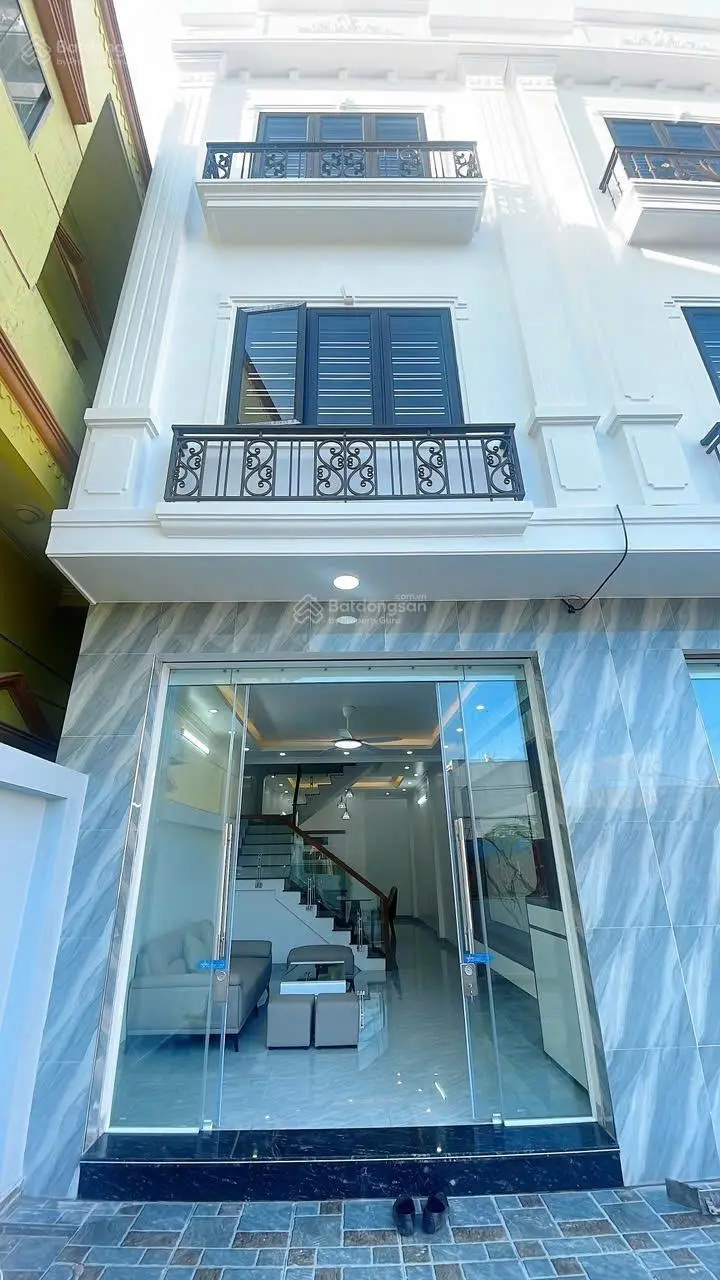 Dãy nhà 4 tầng lô góc độc lập khung cột riêng tại Thiên Lôi - Aeon