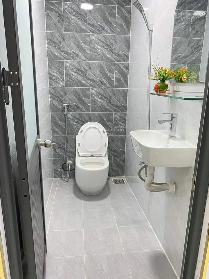 Chủ cần tiền làm ăn nên bán nhà Nguyễn Văn Luông, Quận 6, 48m2, 2PN, 2WC giá 2tỷ250.