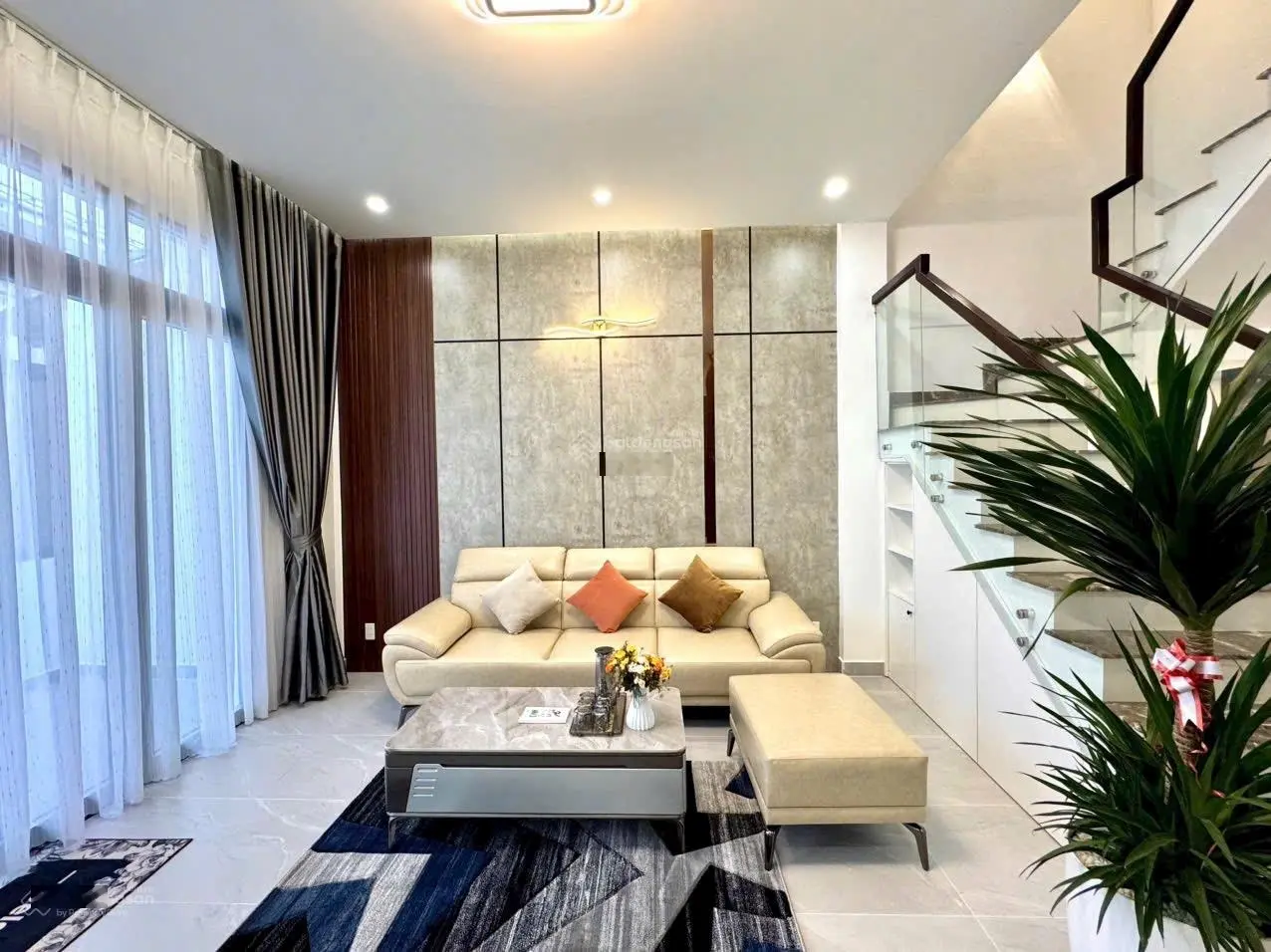 Chính chủ bán nhà DT:4,8x13 giá 6 tỷ 79,1 trệt 2 lầu,sổ hồng ,HBC,TĐ,0908284781-0908016419