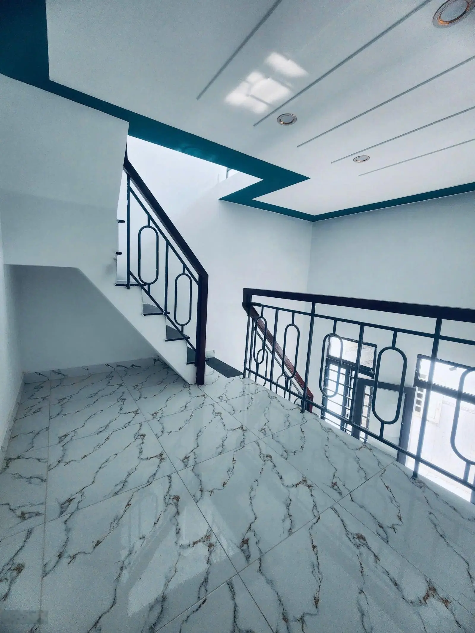 Bán Nhà riêng tại 1 sẹt Đường 824, giá 595 triệu, 60m2 , 1 trệt 1 lửng 1 lầu , KDC hiện hữu