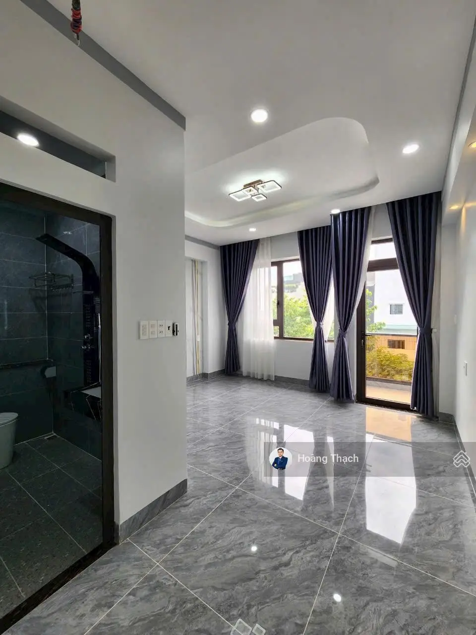 Nhà 1 trệt 2 lầu giáp Làng Đại Học Thủ Đức, đường nhựa 7m có vỉa hè 6m thông tứ phía