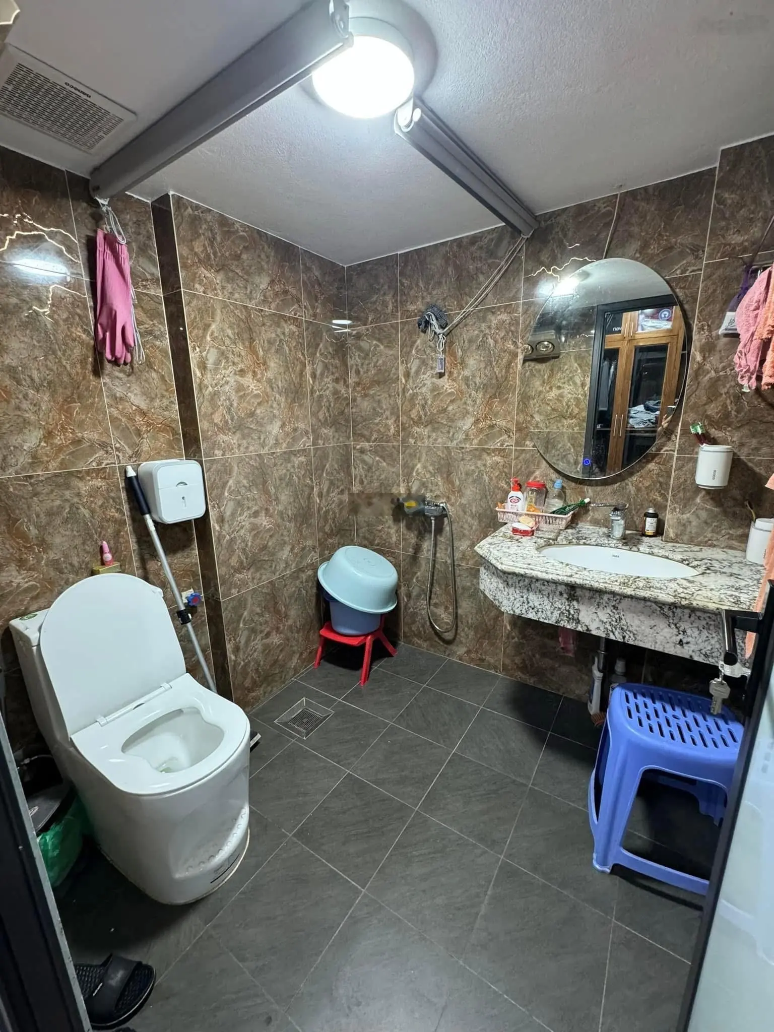 Lô góc , 1 nhà ra mặt phố lớn Cầu Giấy , 90m2x5 tầng , mt7m trước nhà ô tô , kinh doanh chỉ 25 tỷ.
