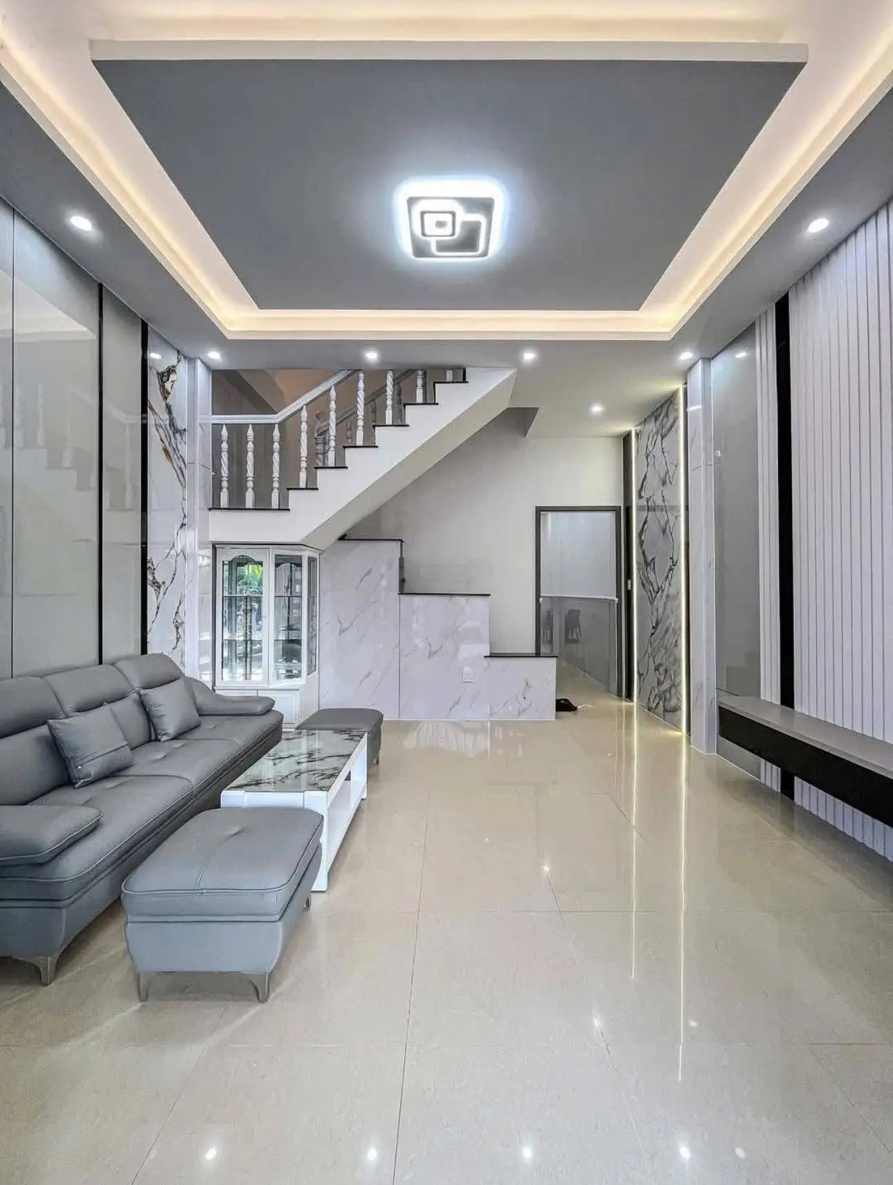 Gấp ! Chủ xoay vốn đầu tư đất cần bán gấp nhà hẻm 4m đường Cây Keo, Thủ Đức. Giá 9tỷ8 , 71m2.