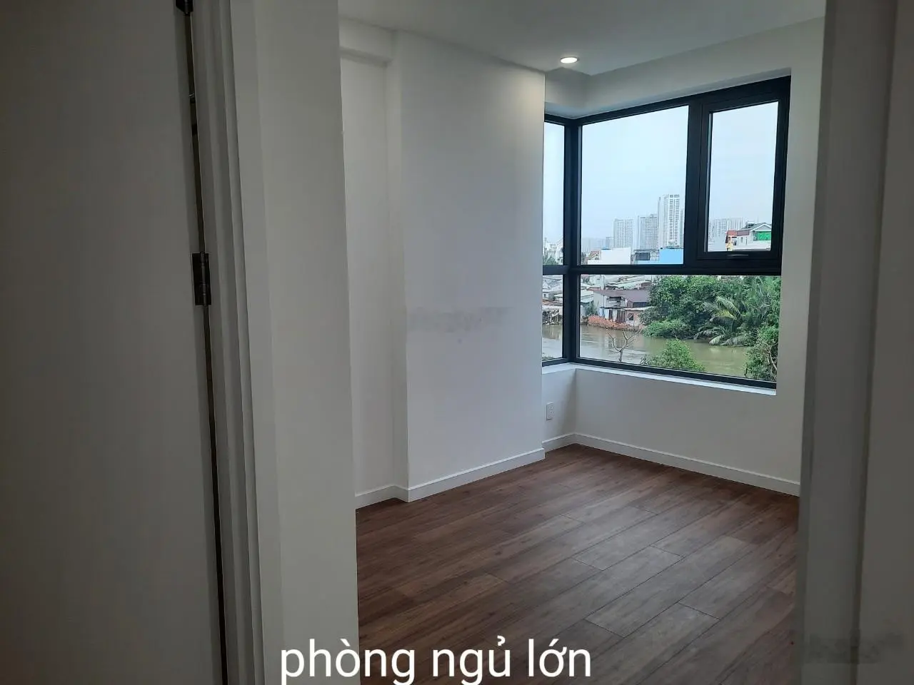 Căn hộ dlusso precia có sổ hồng mới bàn giao được 2 năm, tầng thấp giá siêu tốt, 2pn 2wc từ 4,1 tỷ