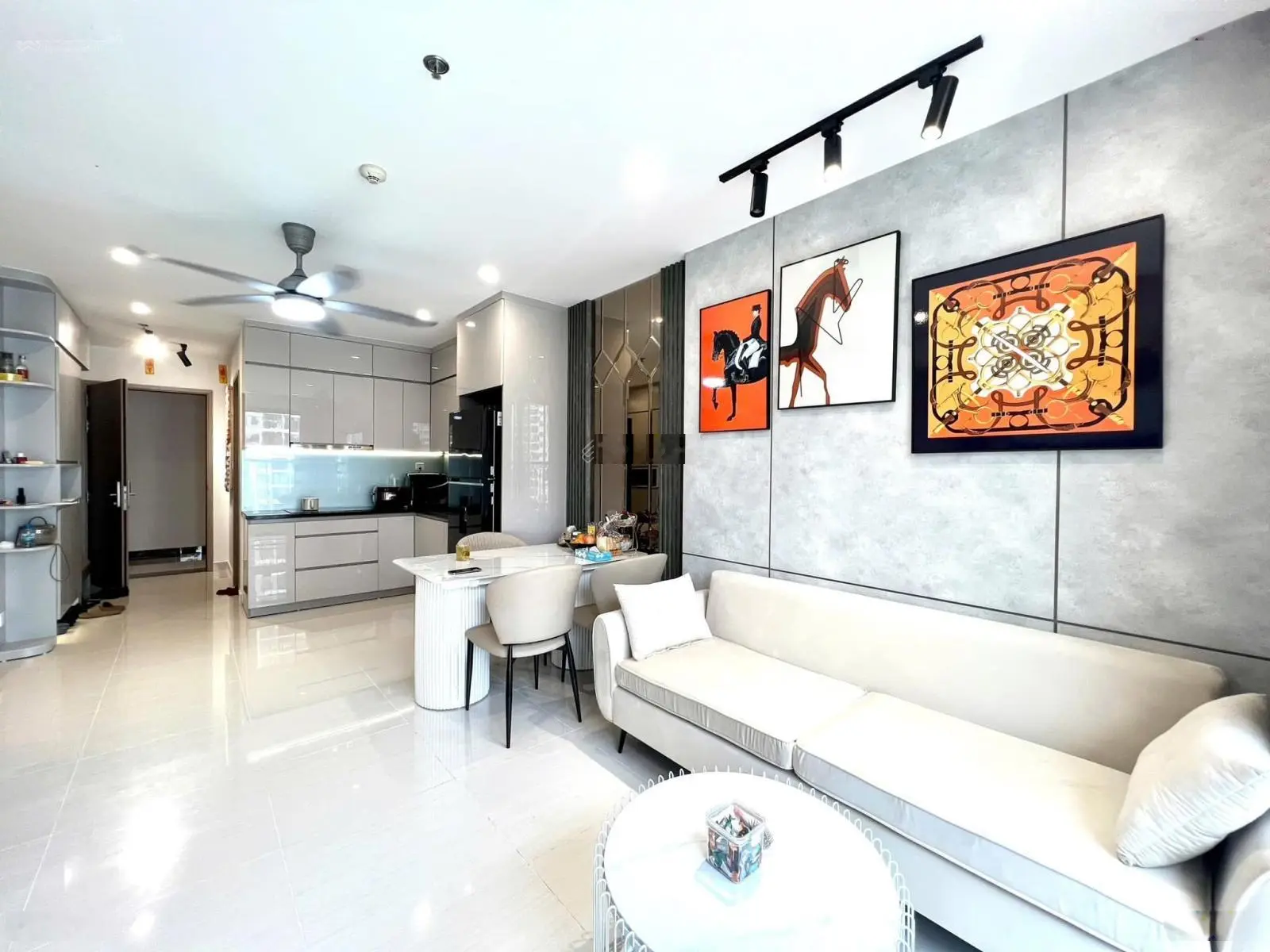 Bán nhanh căn hộ 2PN2VS The Pavilion 2 tầng hầm để xe 62m2 Chỉ với 3,15 tỷ tại Vinhomes Ocean Park