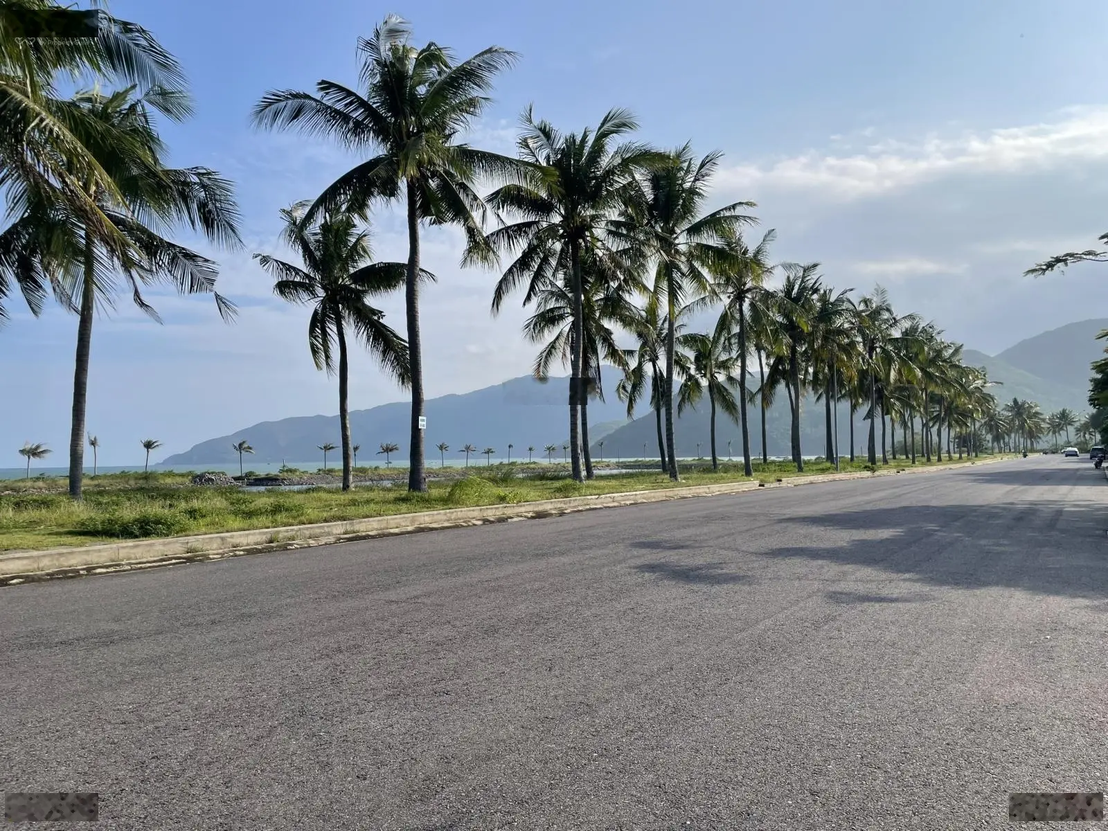 Cần tiền bán nhanh - cặp đất biệt thự Vĩnh Hoà - Bến Du Thuyền - Nha Trang