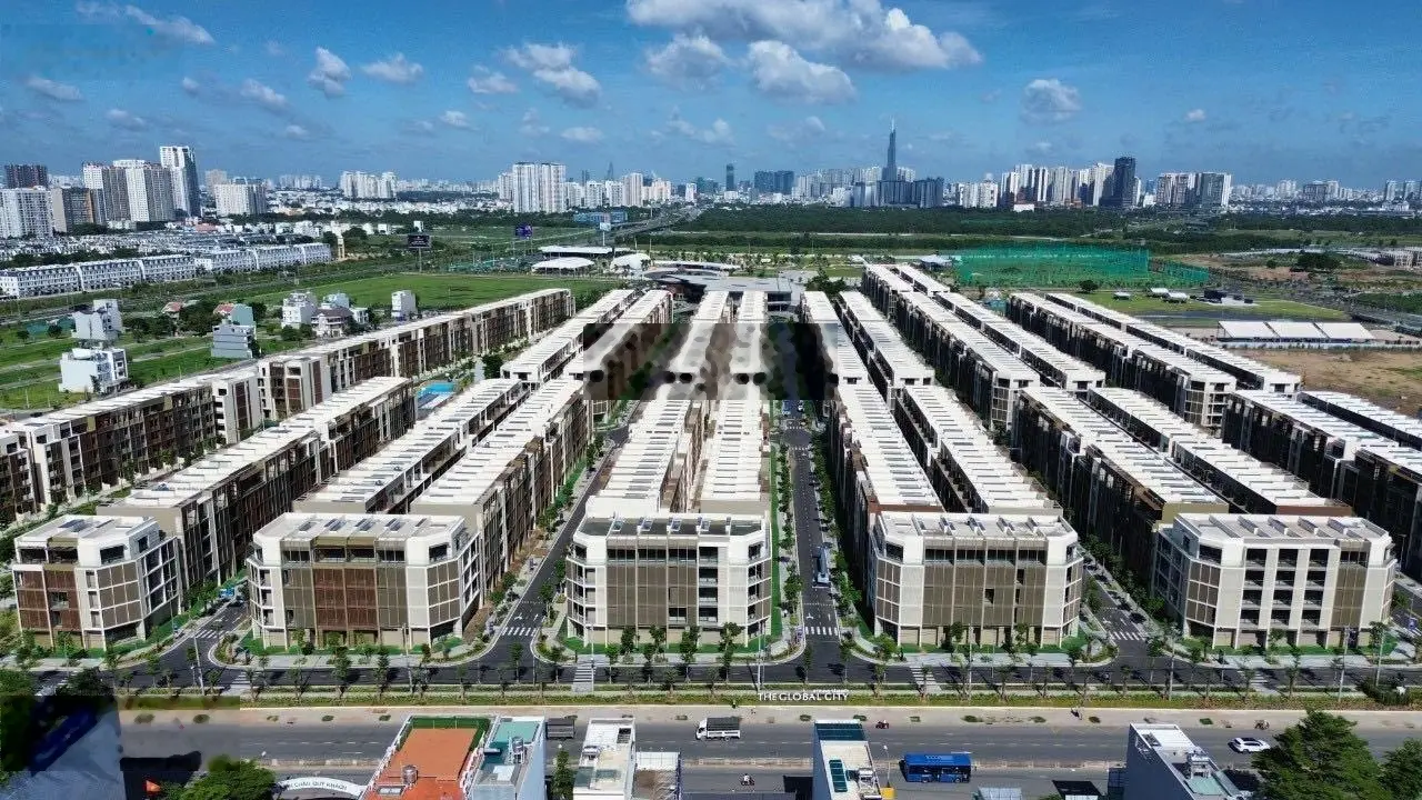 Hàng cực hiếm! Lô góc 2 MT Đỗ Xuân Hợp, vị trí vàng kinh doanh, đối diện Global City. LH 0949 396 ***
