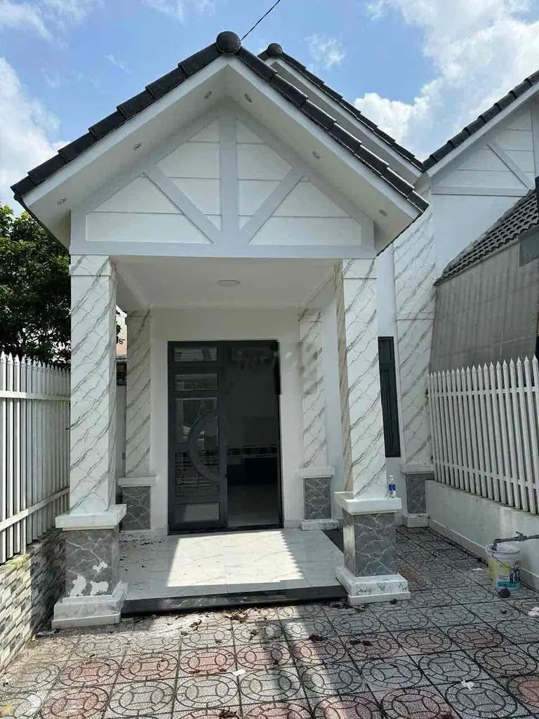 Bán gấp giá tốt nhà mặt tiền lộ nhựa phường 3