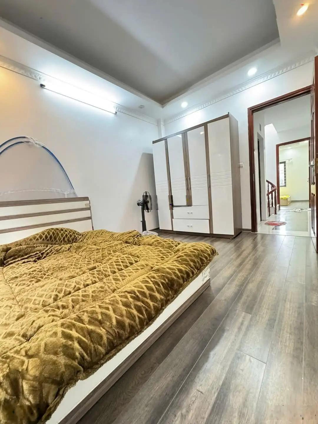 Cực hiếm! 8,6 tỷ có nhà phố Lê Trọng Tấn, Hà Đông, 40m2 x 5 tầng, 2 mặt thoáng, ô tô đỗ cửa. Giá TL