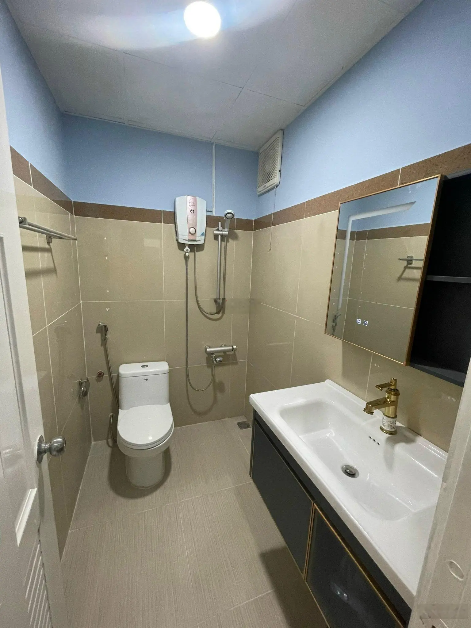Bán CHCC Carillon 1, Q. Tân Bình, DT 85m2, 2PN, 2WC nhà đẹp giá 4,3 tỷ, có sổ. LH 0903 318 *** Minh