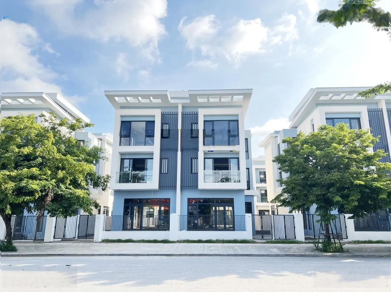 Bán gấp căn BT An Quý Villas áp góc ngay mặt đường lớn, sẵn sổ giao dịch! Rẻ hơn CĐT cả chục tỷ