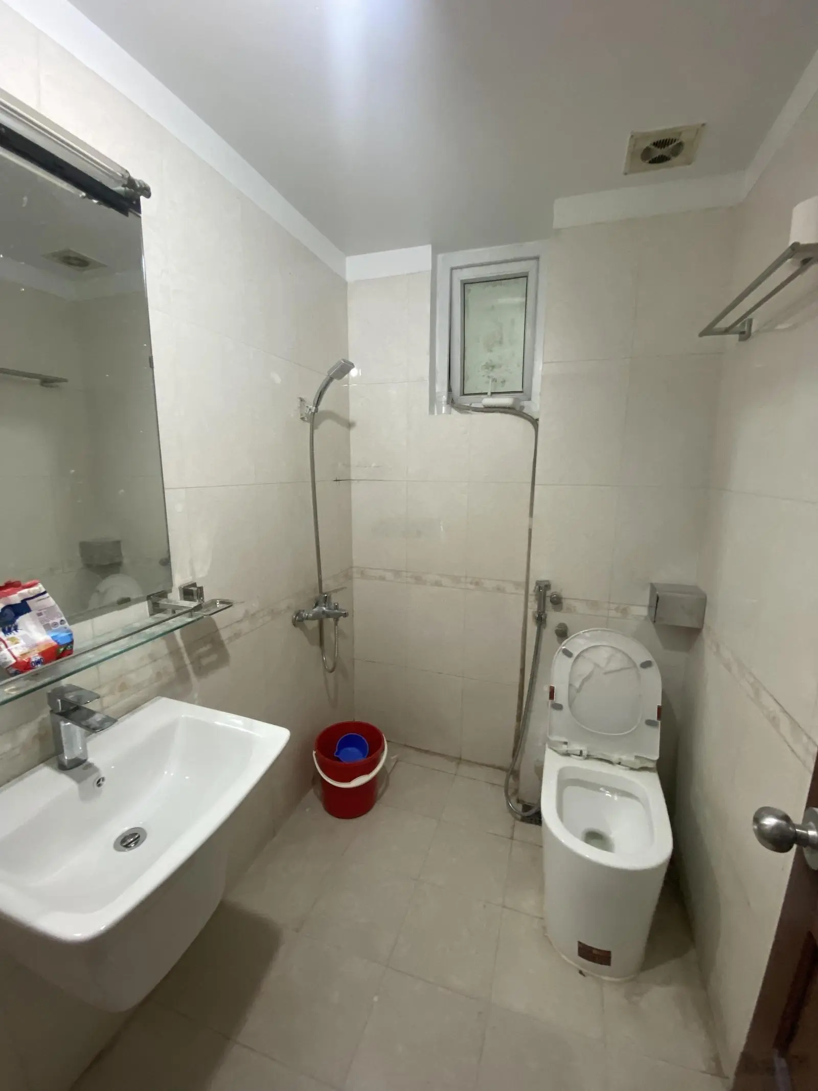 Bán nhà phân lô Thái Hà. DT 47m2*5 tầng. MT 4m. ĐN. Ô tô vào nhà. Tiện KD. Sổ vuông. Giá 19,5 tỷ