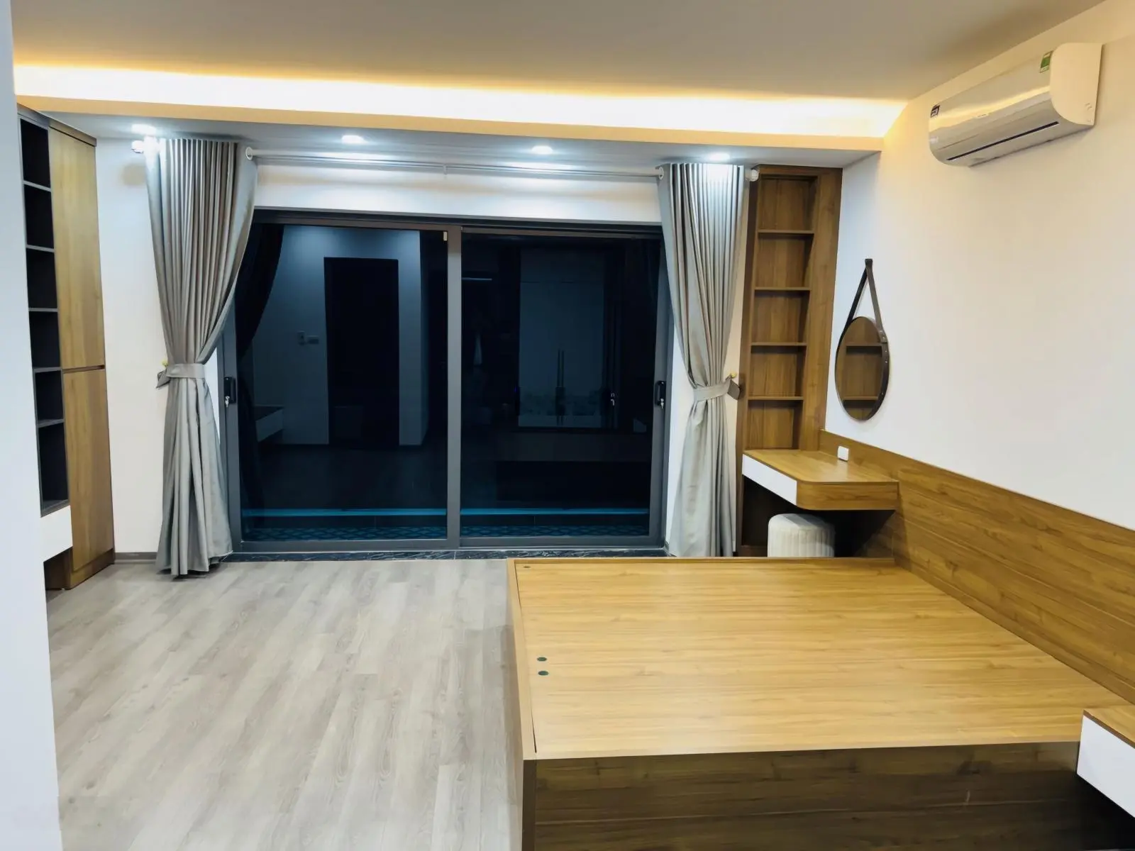Nhà Minh Khai, 7 T, thang máy, lô góc thoáng sáng, ô tô vào nhà, nhà mới 62 m2