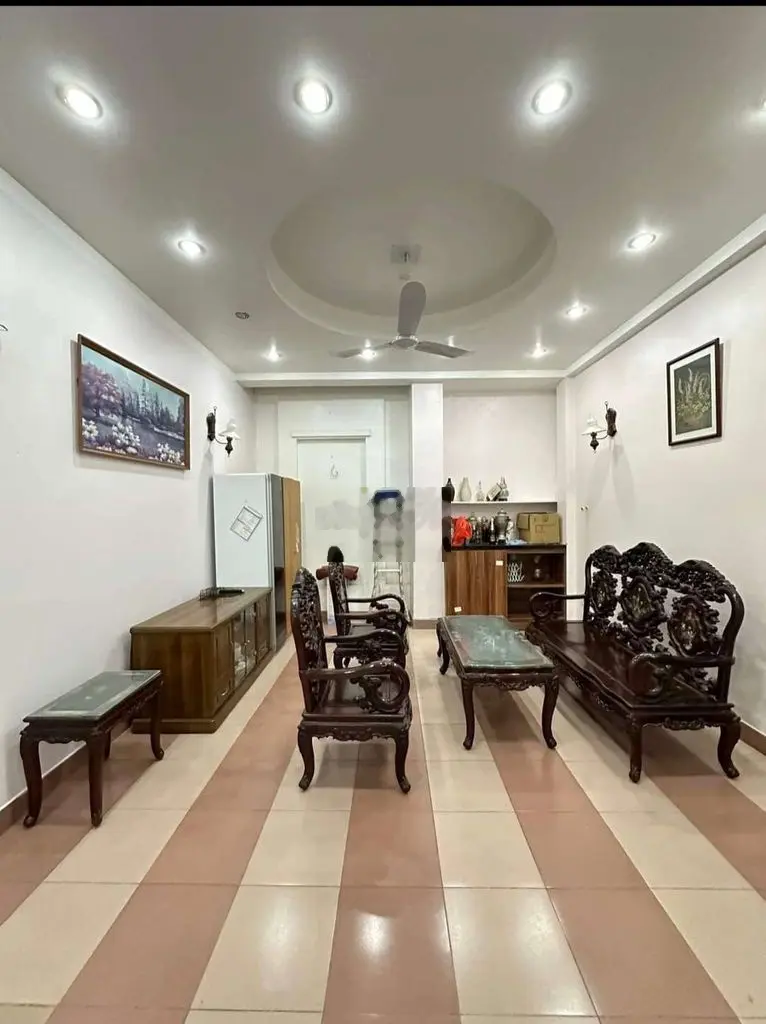Chính chủ cần bán nhà ngõ 62 Nguyễn Chí Thanh diện tích 65m 5tầng .