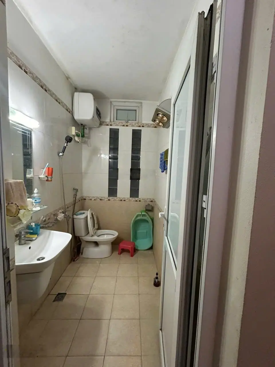 Bán nhà 4 tầng mặt tiền 7m ngọc thuỵ nội thất đầy đủ ở ngay