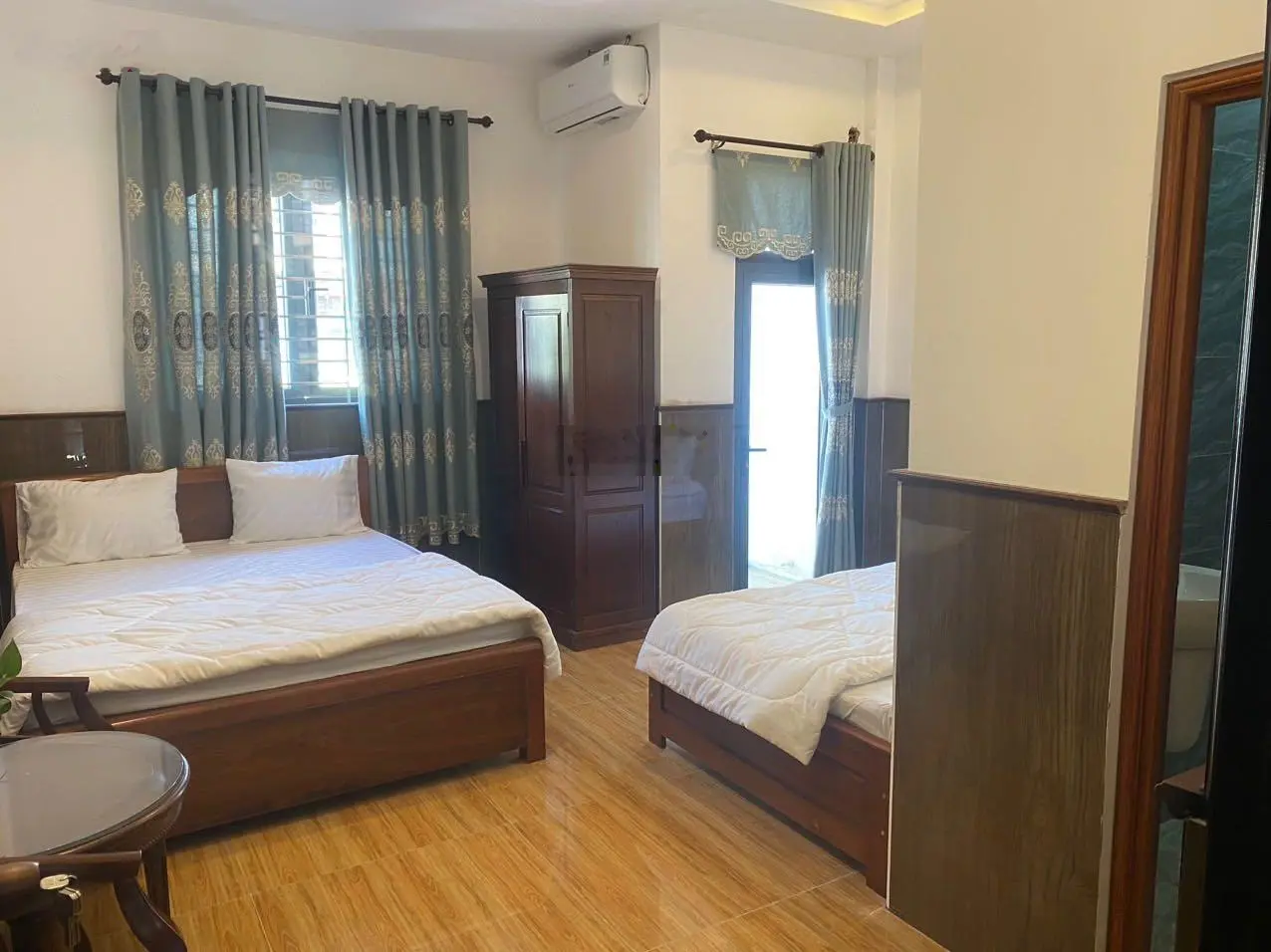Bán nhà 2 tầng 6 căn hộ đường Vũ Ngọc Phan