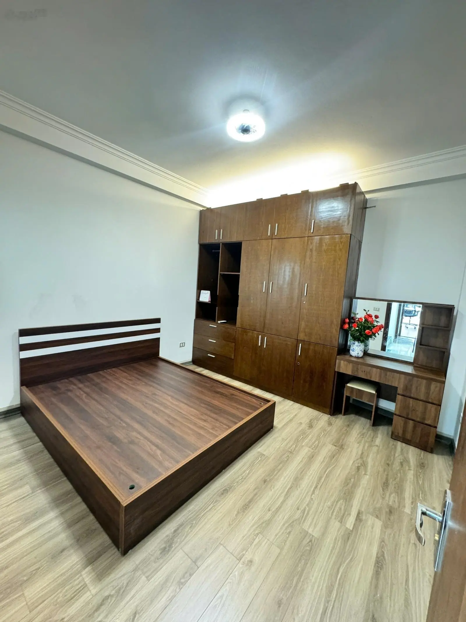 Bán nhà Ngọc Thụy 3 thoáng 40m2 xây 5 tầng dân xây đẹp tỉ mỉ với 6 phòng ngủ chỉ có 5.8 tỷ