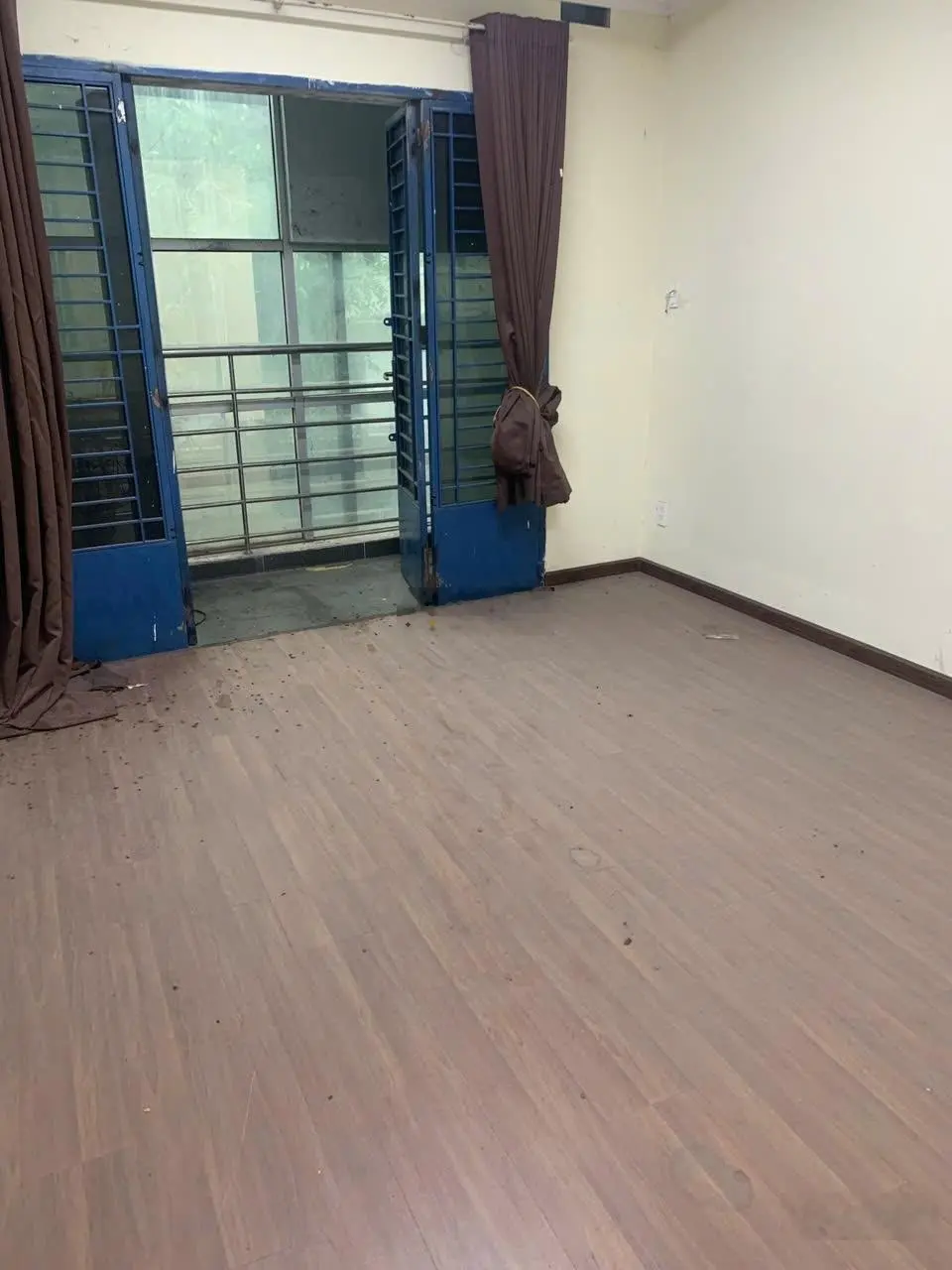 Cần bán nhanh mặt tiền trần bình trọng quận 5,dt 84m2 đường 20m,lề 4m.