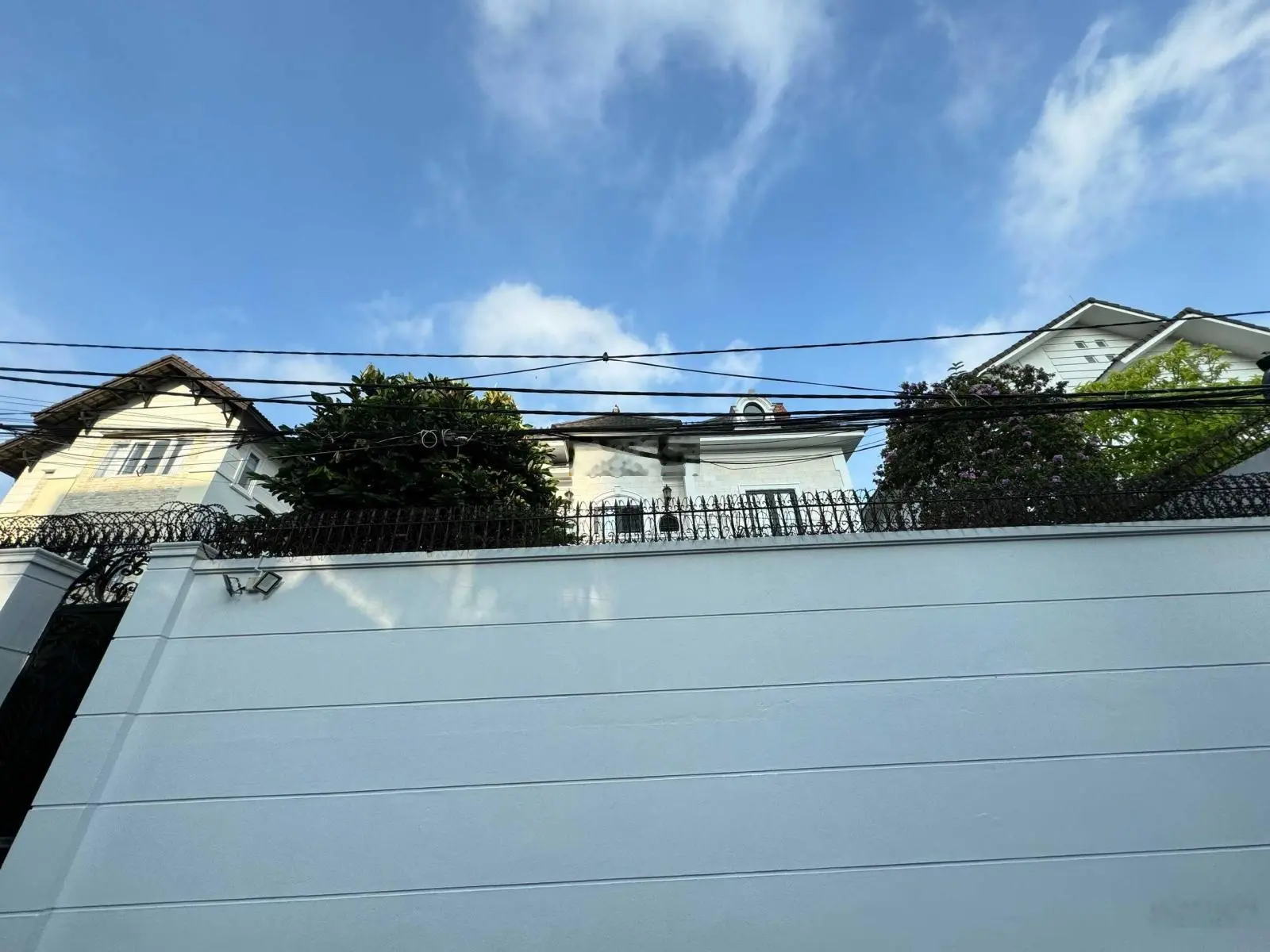 Bán biệt thự 3 tầng 20X25 (500m2) giá rẻ