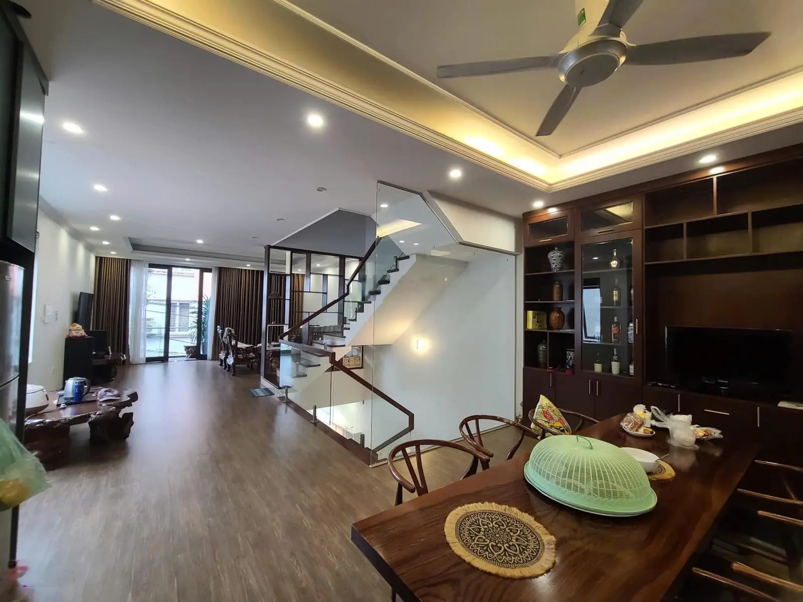 Bán nhà mặt đường Nguyễn Khuyến, Hà Đông, 72m2 5 tầng, giá 27 tỷ, Kinh doanh đẳng cấp