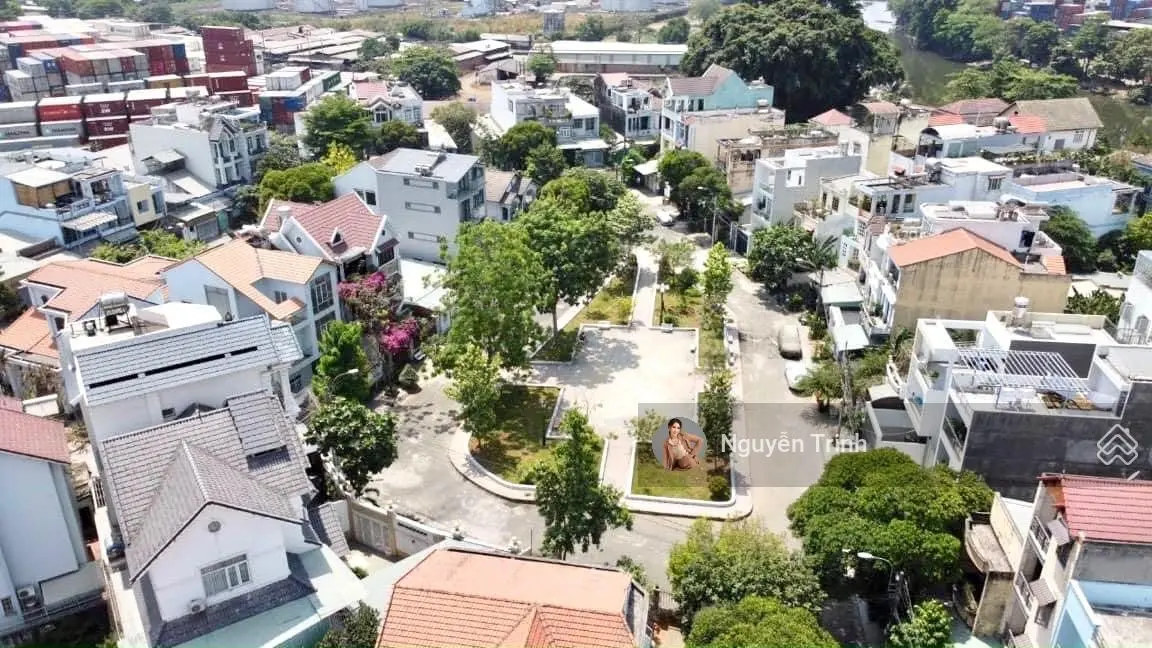 Bán lỗ đất MT chuẩn đẹp ngay khu biệt thự cao cấp, có công viên, ngang 12 m vuông vức. Giá TL mạnh