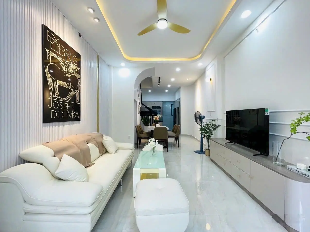 2tỷ450 bán 2tỷ250 căn 64m2 Lý Thường Kiệt P14 Q10. Gần BV Chợ Rẫy. 3 lầu 4PN 4WC.Sổ sẵn, hẻm oto 7m