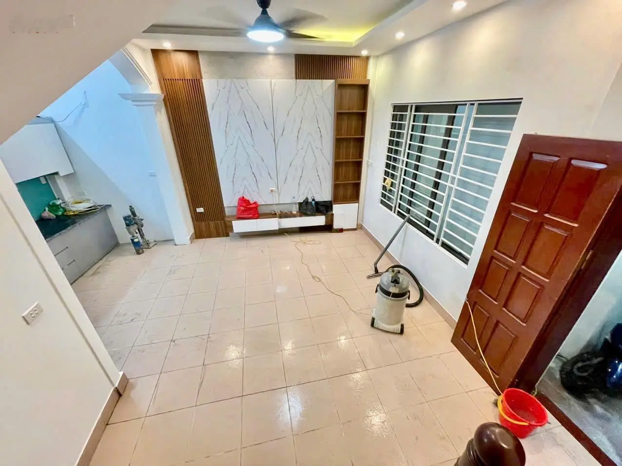Bán nhà ngõ 61 Giang Văn Minh, thông Đội Cấn 36m2x5T, MT4.5m, nhà mới full NT, gần phố, bãi ôtô