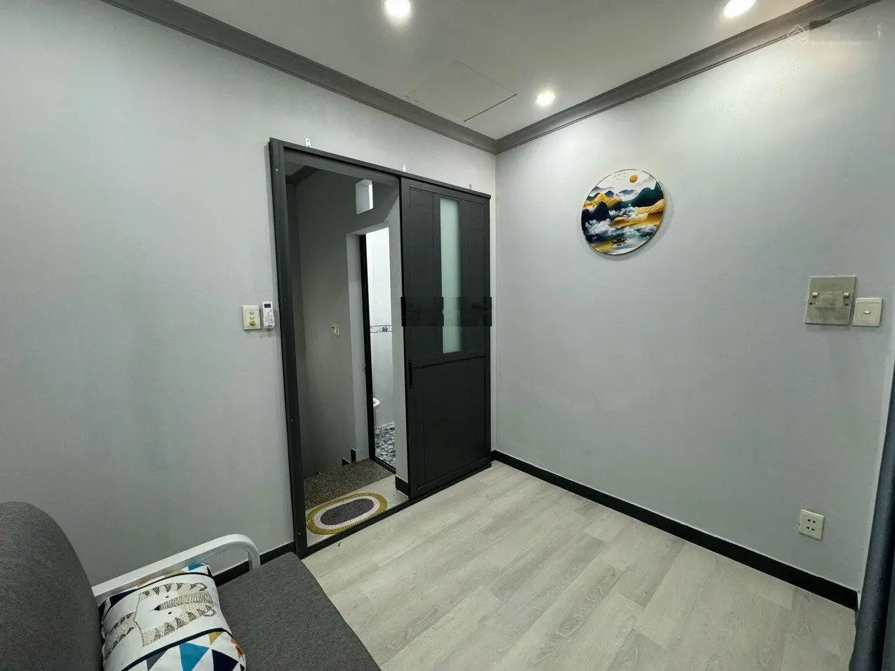 Bán nhà nhỏ Vũ Tùng P2 BT hẻm 3m5, đầy đủ nội thất, 3 tầng, DT ~15m2, 2 PN, Giá 3 tỷ 1