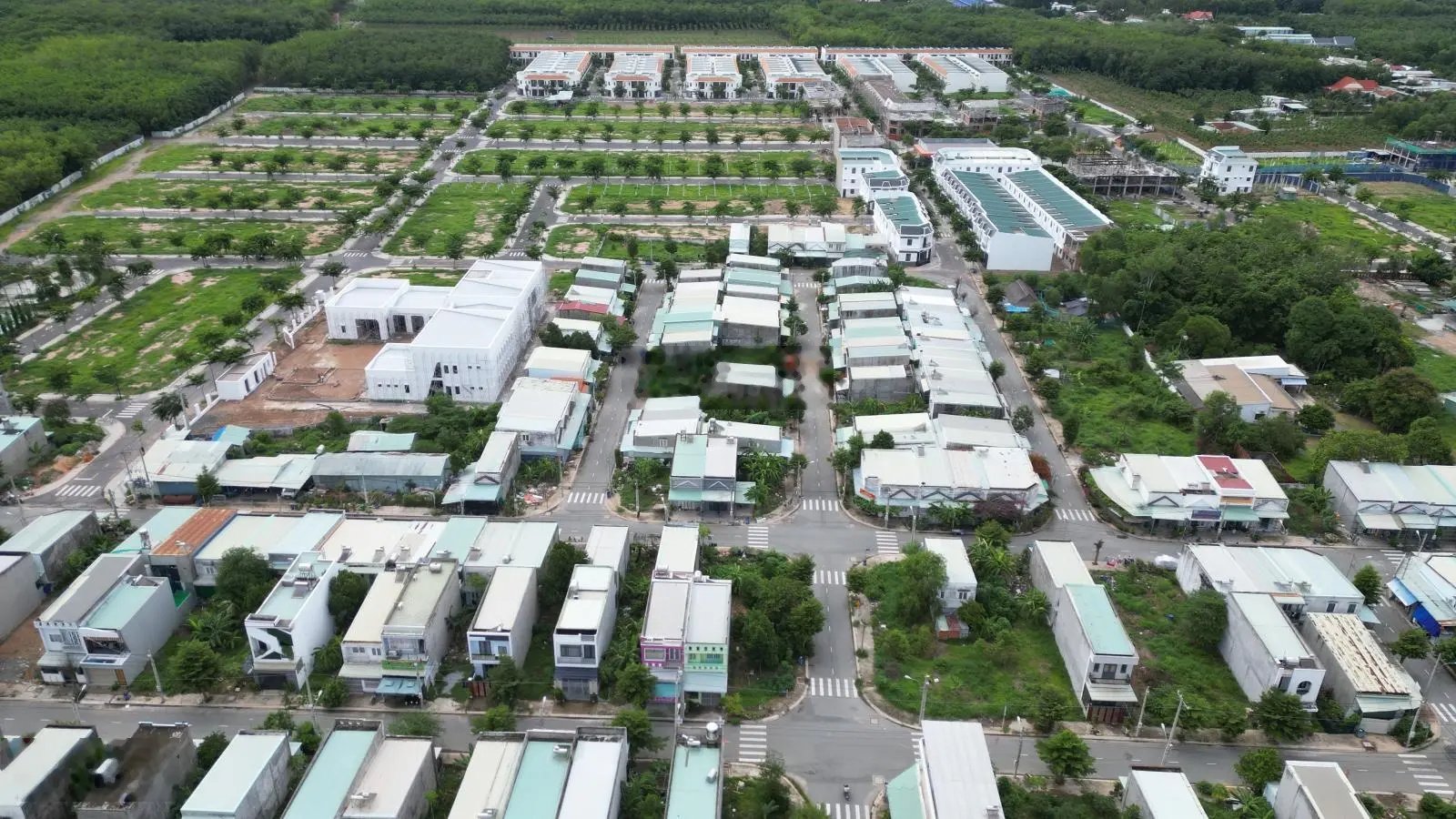Cần bán lô đất ngay chợ Bến Đồn TP Bến Cát Bình Dương